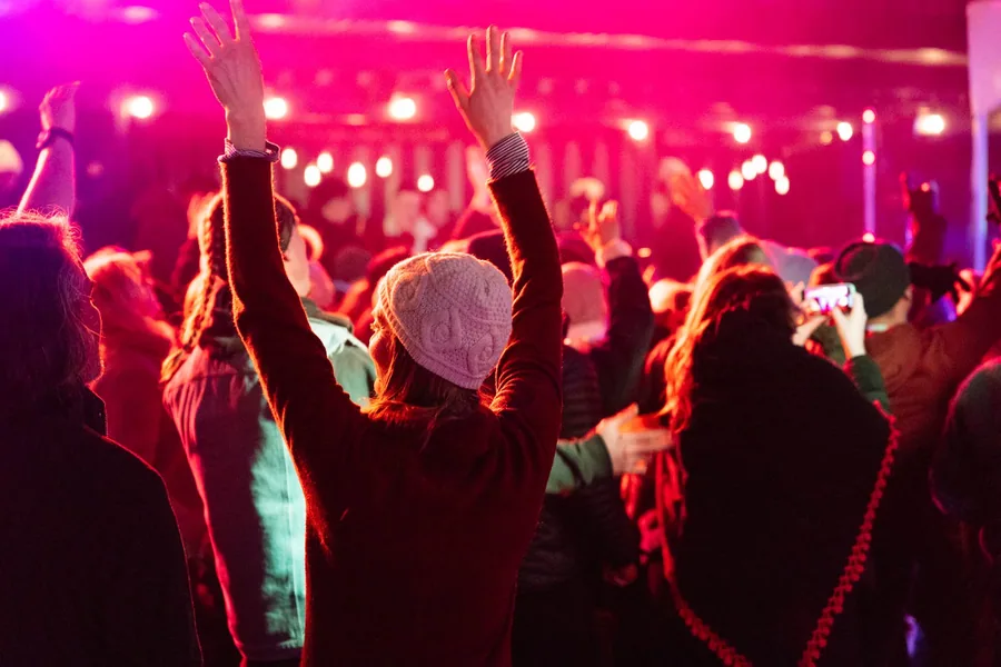 The Fireside crowd close to the stage